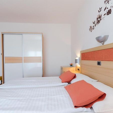 Apartments Mirjana B ロパール エクステリア 写真