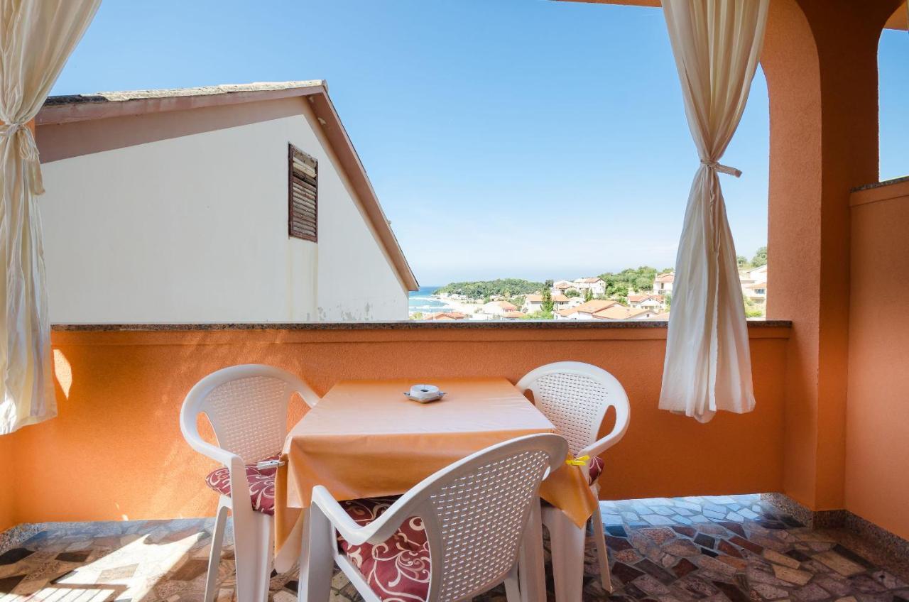 Apartments Mirjana B ロパール エクステリア 写真