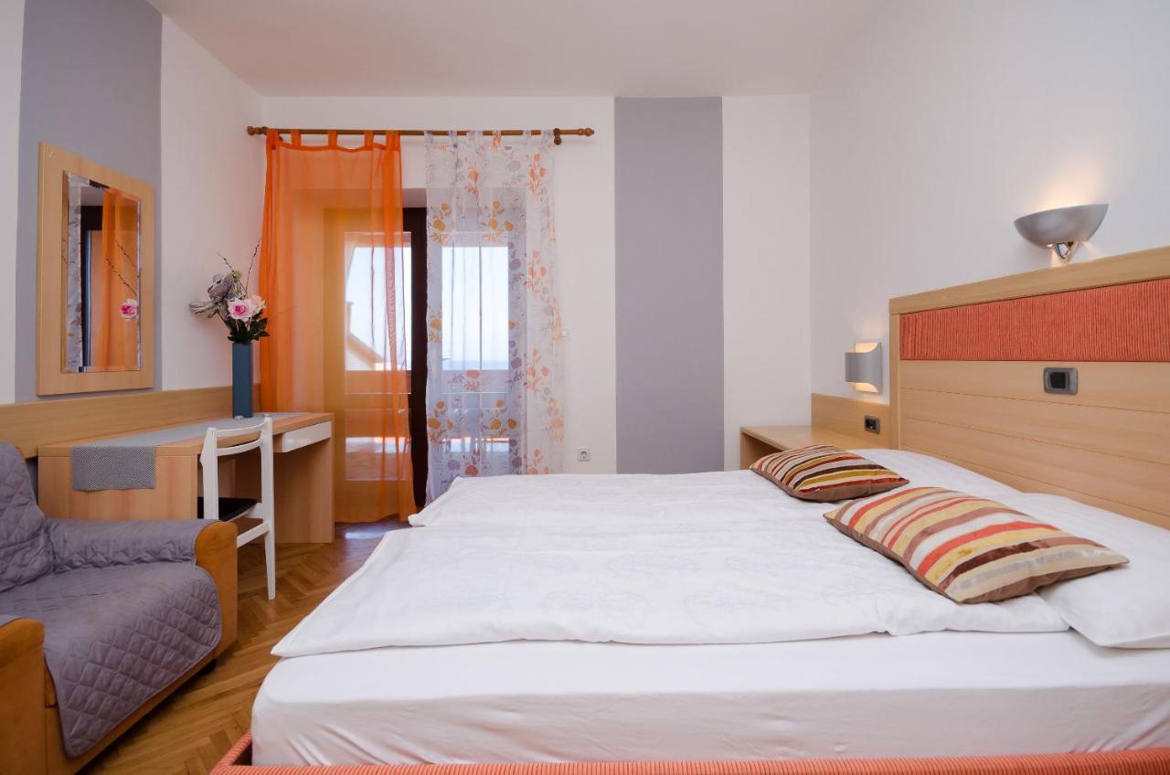 Apartments Mirjana B ロパール エクステリア 写真