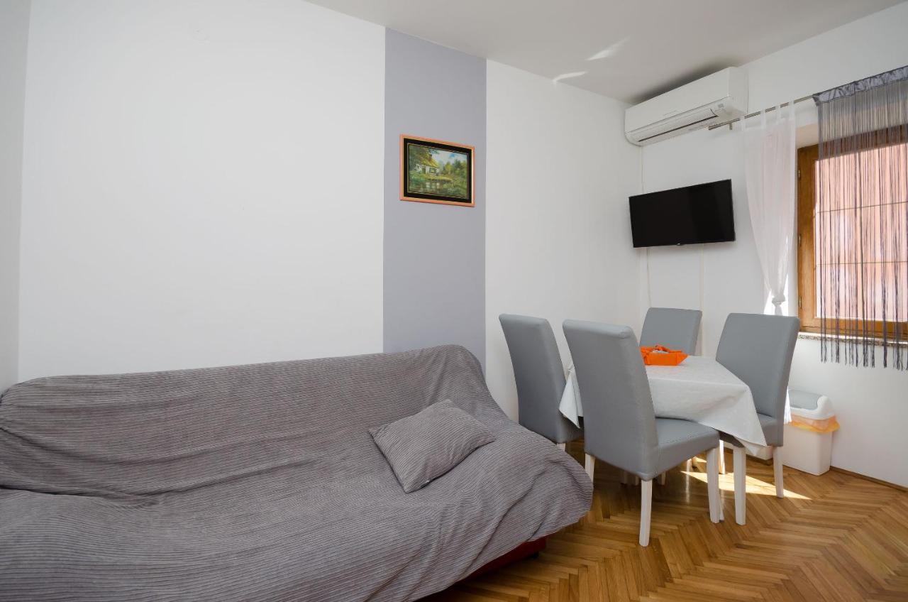 Apartments Mirjana B ロパール エクステリア 写真