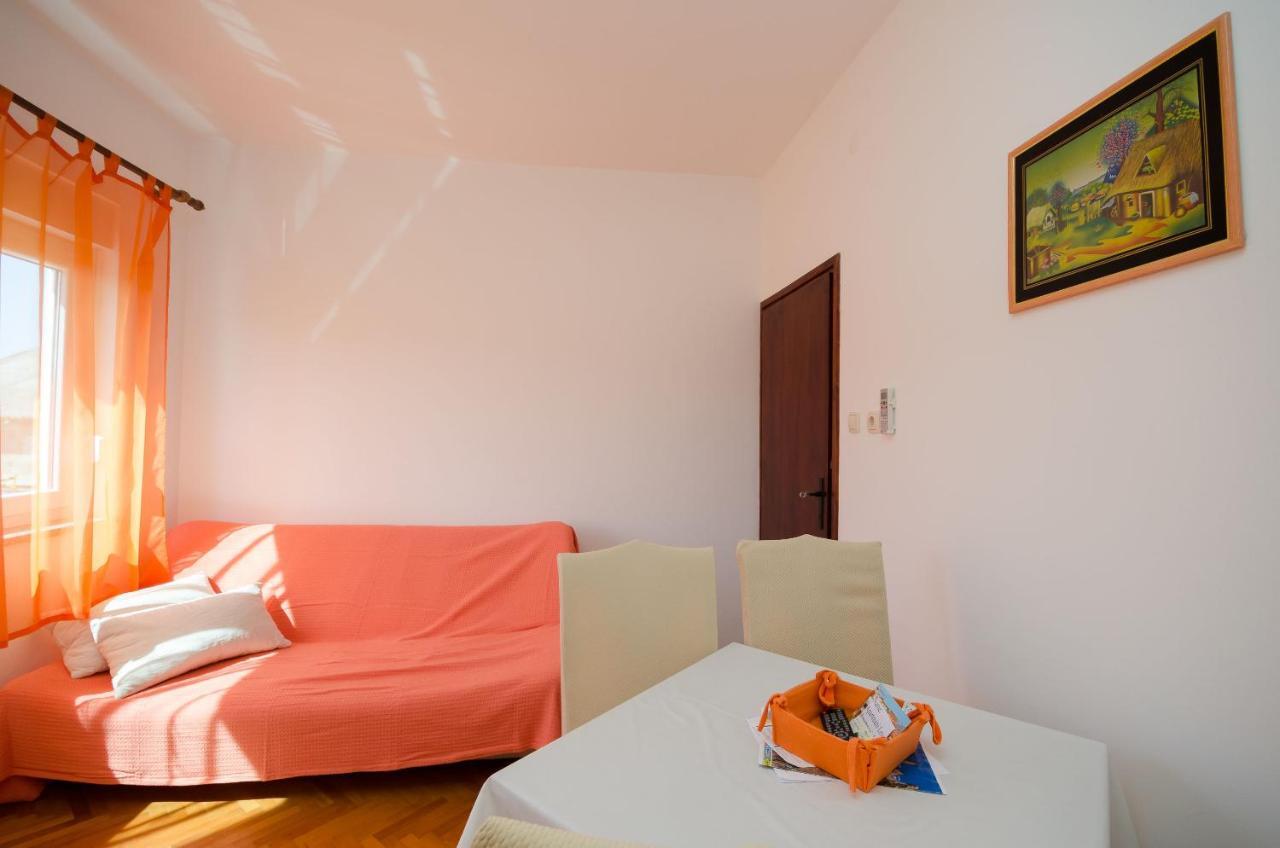 Apartments Mirjana B ロパール エクステリア 写真