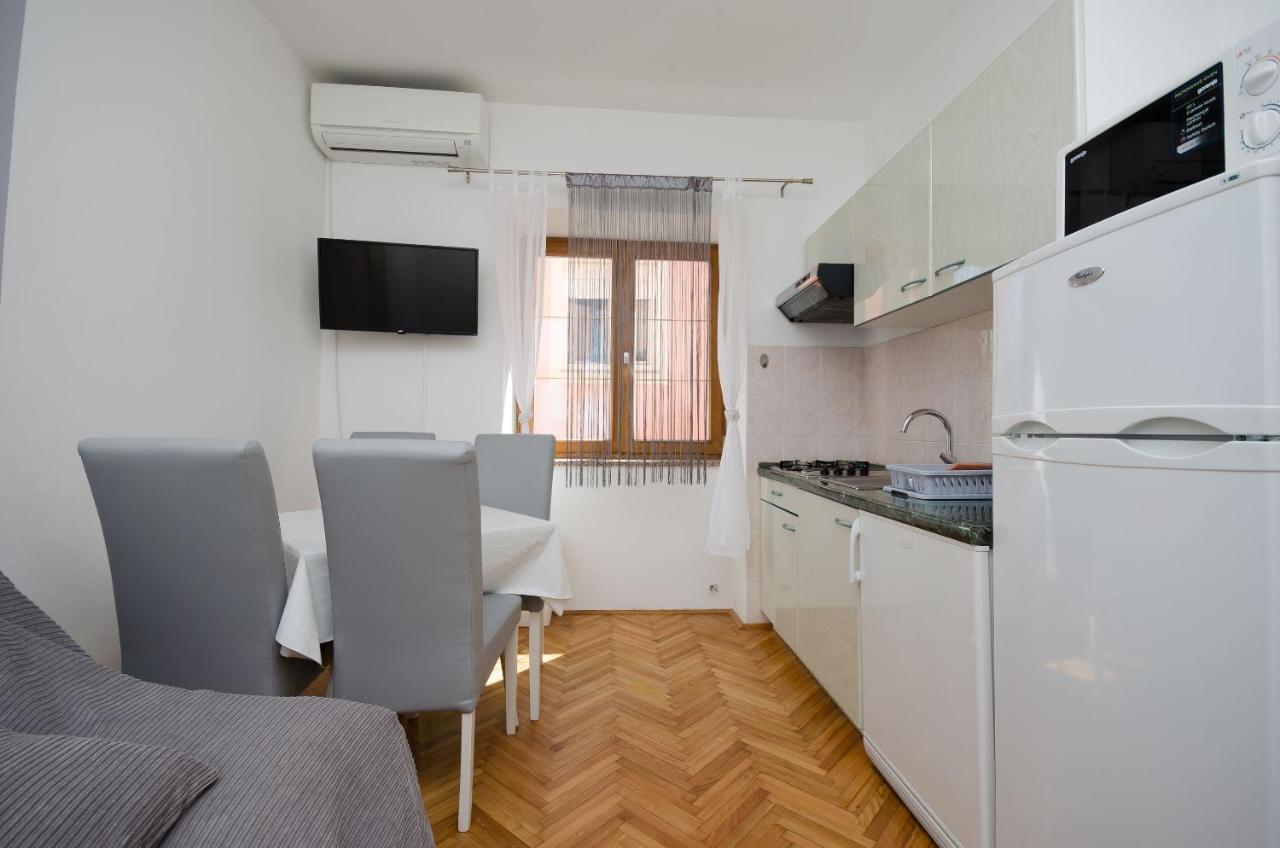 Apartments Mirjana B ロパール エクステリア 写真