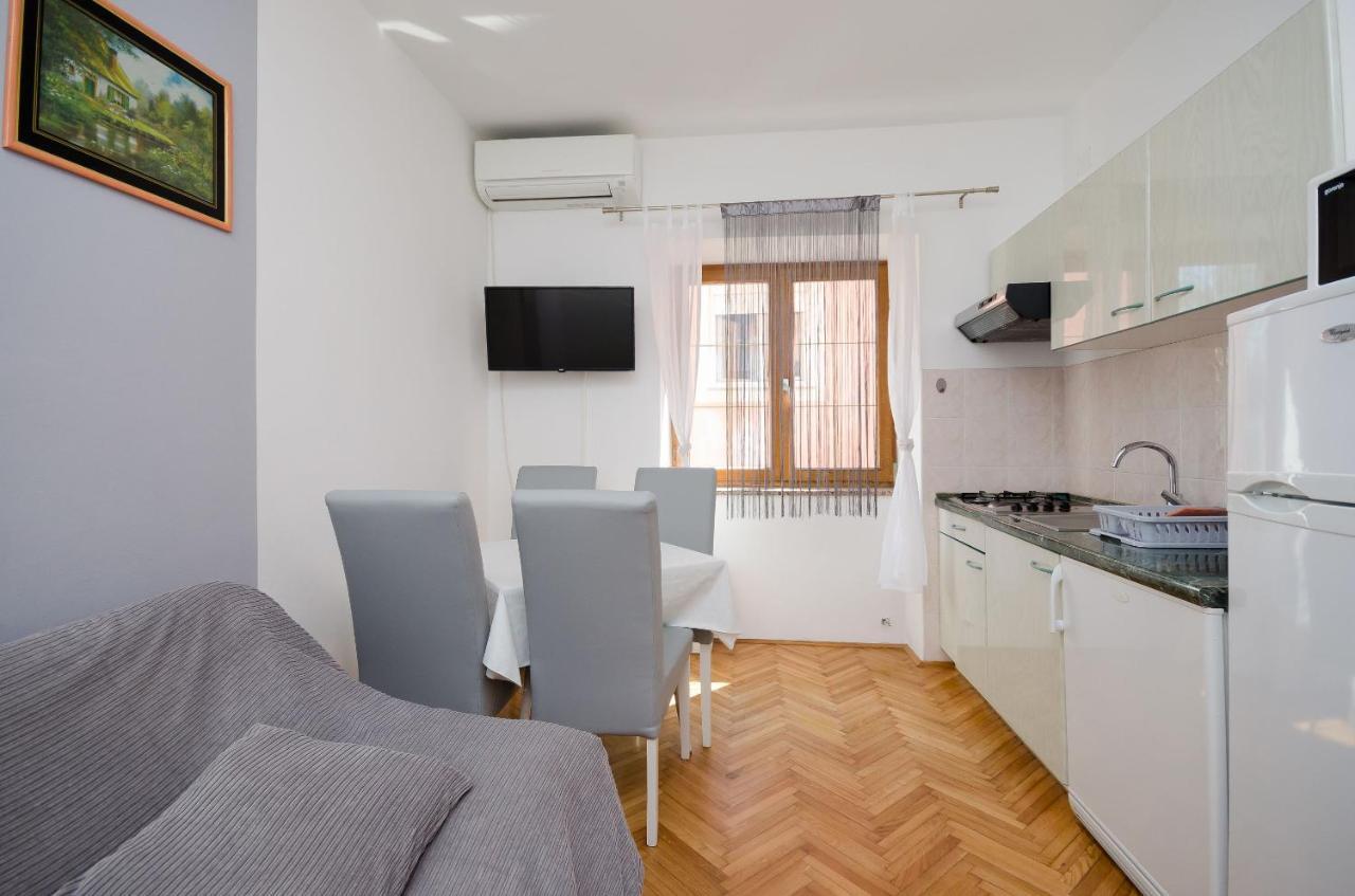 Apartments Mirjana B ロパール エクステリア 写真